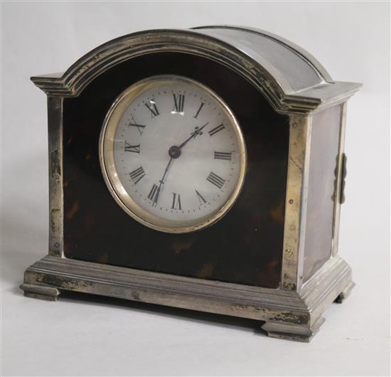 A George V silver and tortoiseshell timepiece with mother of pearl dial, Charles & Richard Comyns, London, 1919, height 13.4cm.